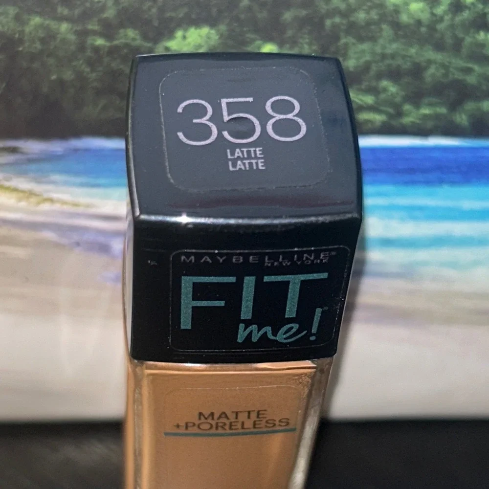 Maybelline Fit Me Matte + Poreless‎ Foundation 358 Latte 1oz NEW